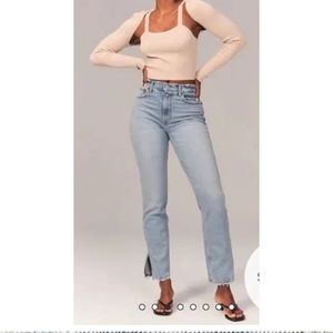 NWOT Abercrombie Curve Love Ultra High Rise 90s Straight Jeans